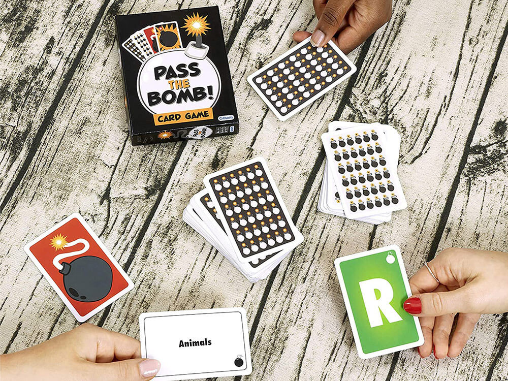 PASS THE BOMB CARD GAME - Click Image to Close